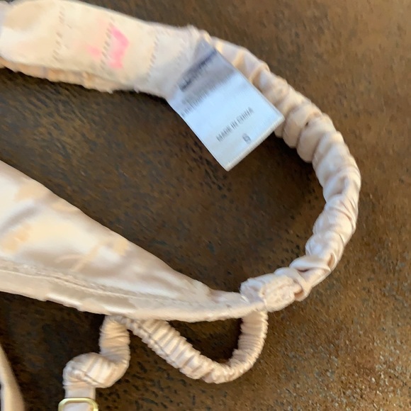 - Victoria Secret Garter Belt NWOT S - Picture 2 of 3